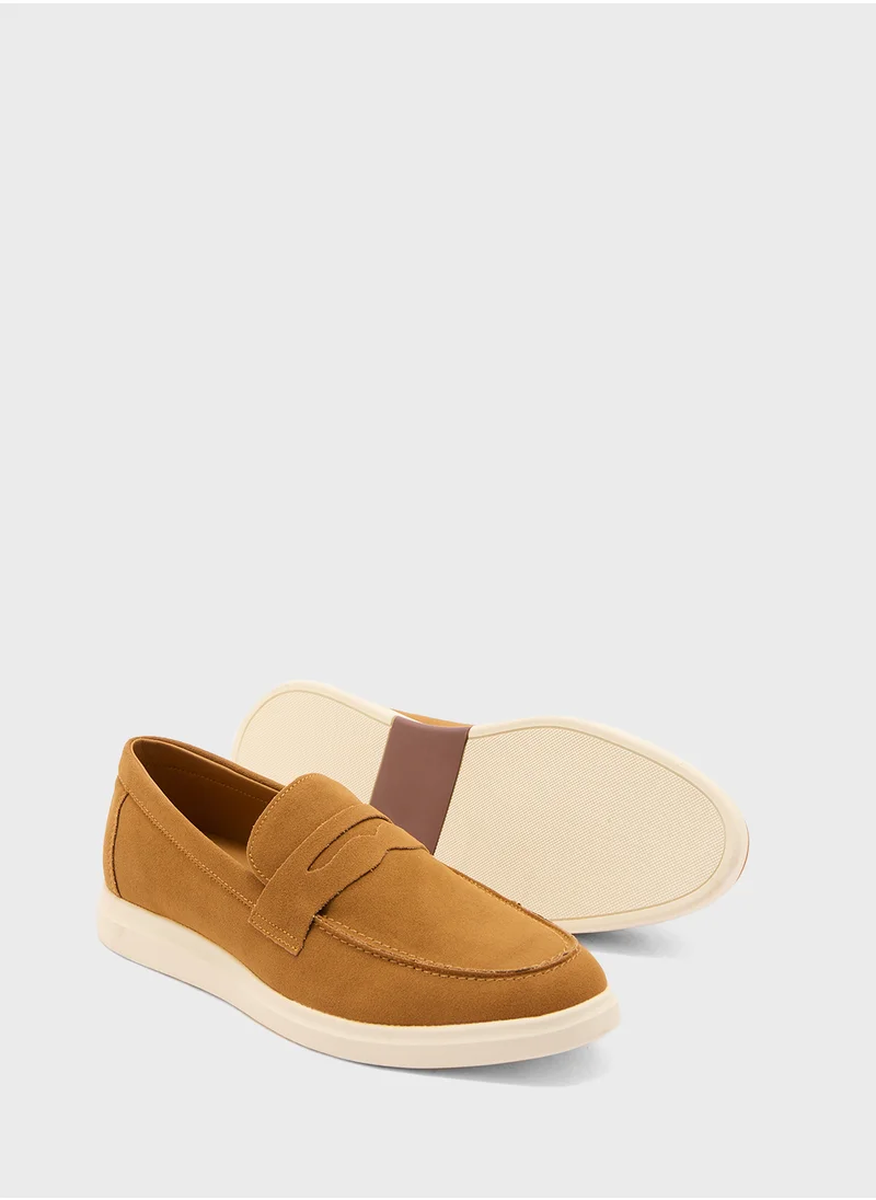 روبرت وود Smart Casual Suede Slip Ons