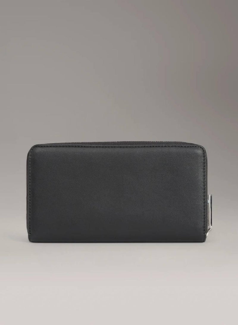 CALVIN KLEIN Quilted Wallet - Image 2