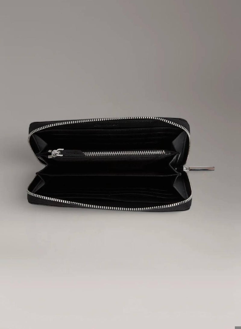 CALVIN KLEIN Quilted Wallet - Image 4