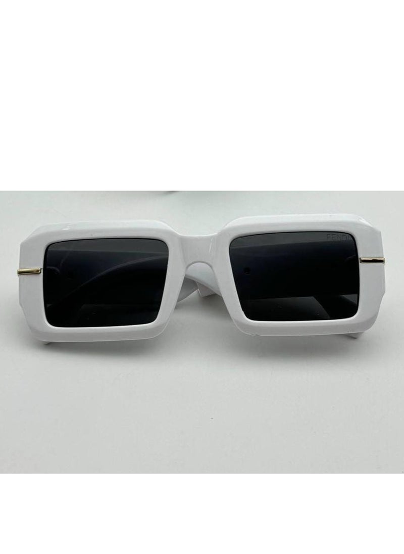 Fendi - Sunglasses for protection from the sun - white - Image 1