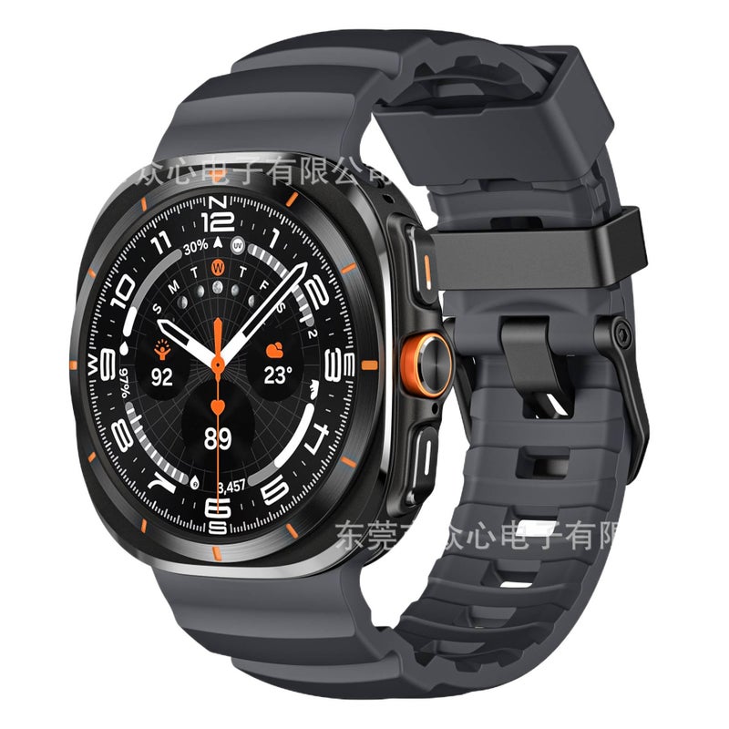 سوار ساعة ذكية رياضي من السيليكون متوافق باللون فضي قابل للتعديل مع Samsung Galaxy Watch 44/45/47mm بملاءمة قابلة للتعديل وحزام ناعم للاستبدال اليومي - Image 4