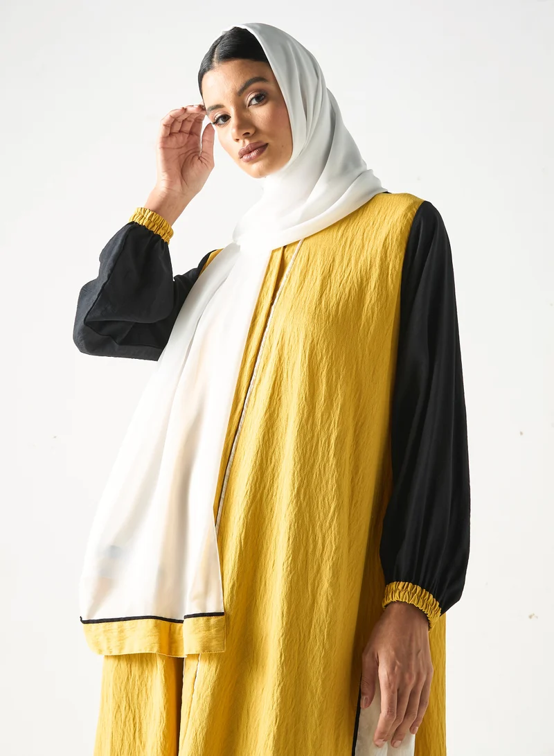 Hadiyath Al Madinah Two Toned Abaya with Hijab