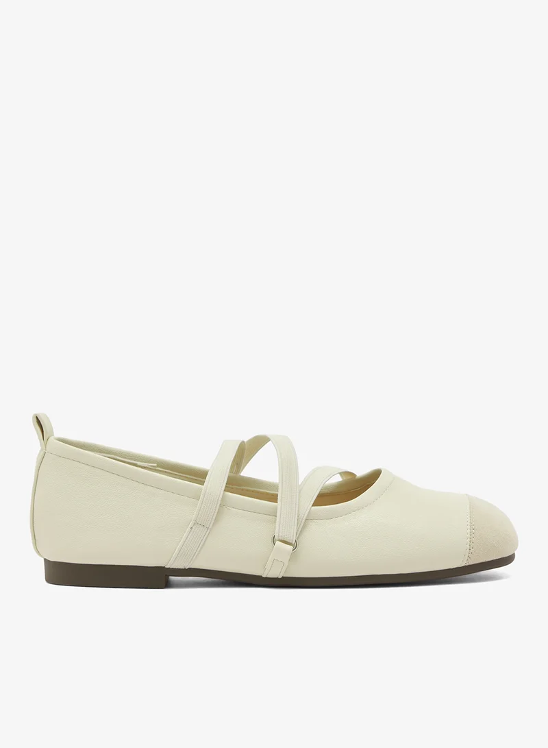 جينجر Two Tone Strap Mary Janes