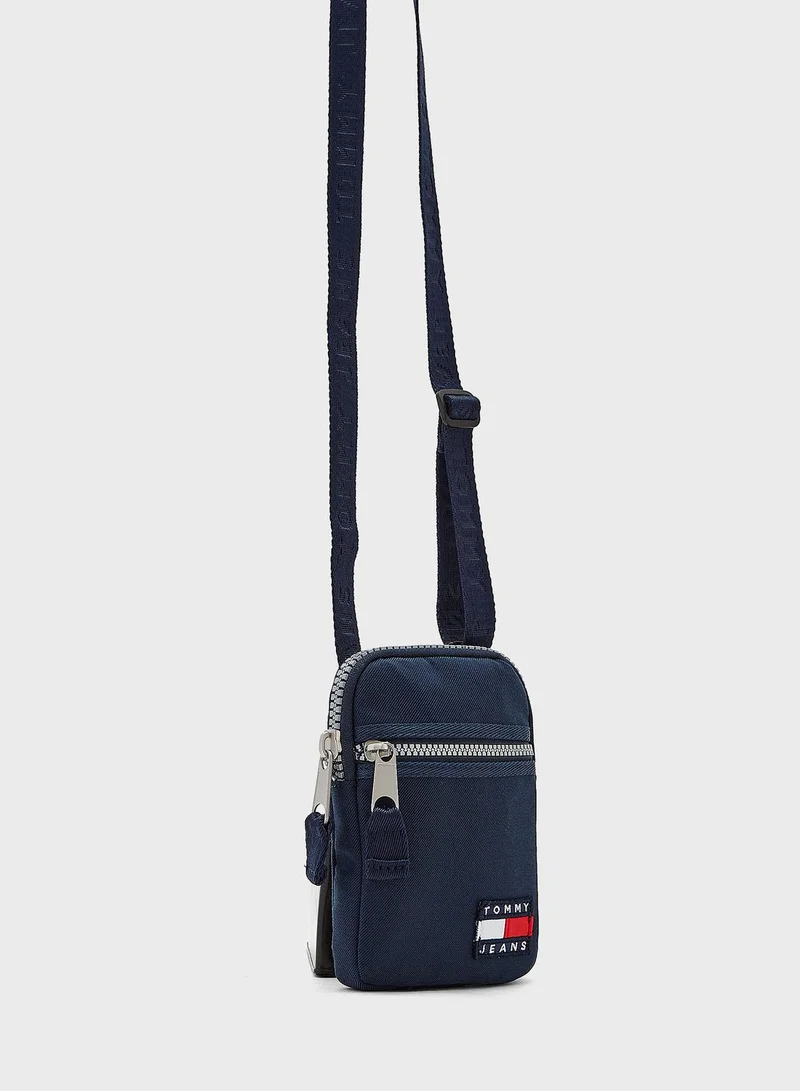 TOMMY JEANS Logo Messenger