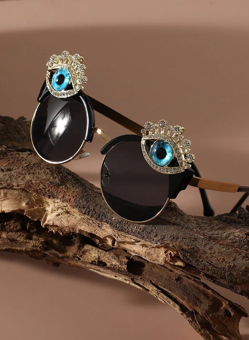 PRASHA Statement Sunnies Stand Out in Style