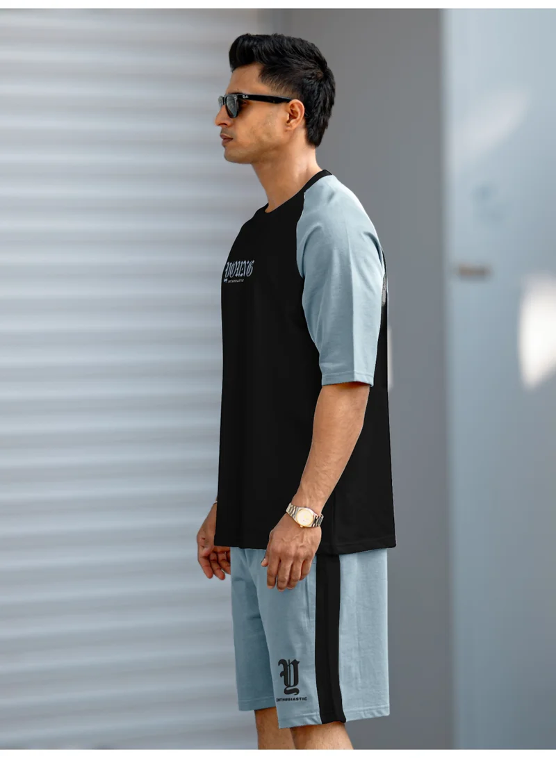 مانياك بدلة رياضية قطنية للرجال بطبعة جنون برقبة دائرية وأكمام نصفية باللونين الأسود والرمادي الفاتح