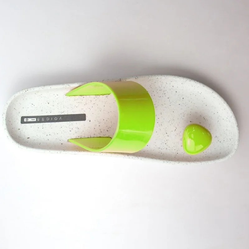 فويسيز Voices Women'S Flip Flops, Smooth Stone - 004.00006, Color - Green