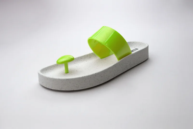 Voices Smooth Stone - 004.00006 , White Pet-Lime-Lime