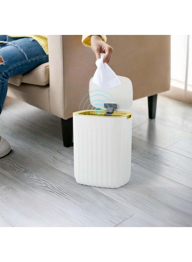 The Better Home سلة المهملات الذكية 12 لتر من ذا بيتر هوم | ضمان لمدة سنة | سلة للحمام | سلة مهملات أوتوماتيكية بحساس ذكي 31 سم لغرفة النوم | سلة مهملات للمكتب | سلة قمامة - أبيض وذهبي - Image 1