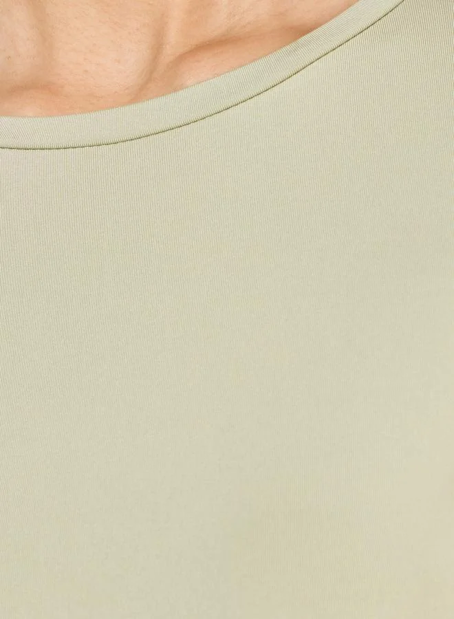 Styli Fitted Round Neck T-Shirt with Thumbhole Sleeves