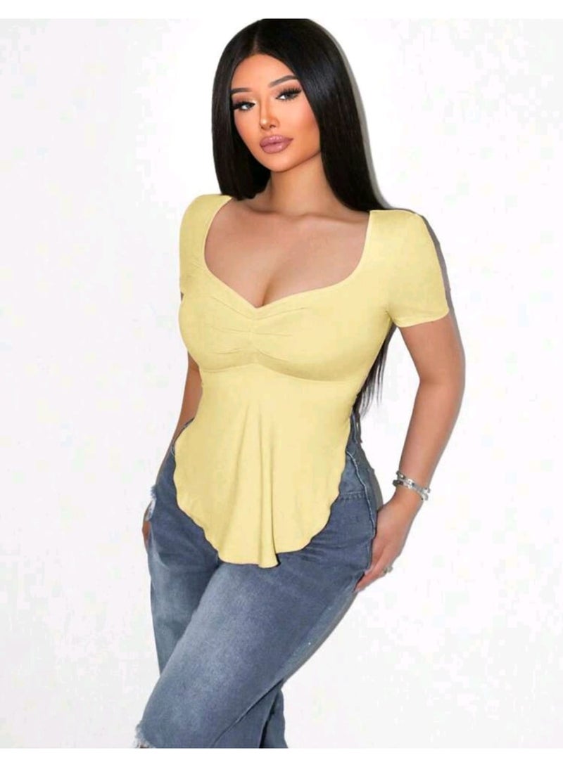 شي إن بلوزة نسائية من شي ان بتصميم بسيط بلون موحد، بياقة مربعة وحافة غير متماثلة - Image 3