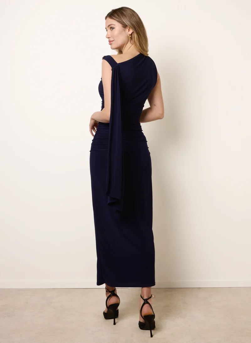 بلو فانيلا Drape Brooch Detailing Ruched Maxi Dress