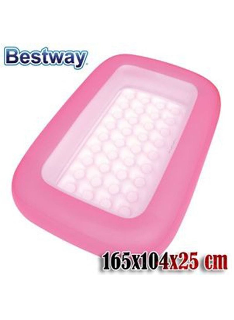 مسبح مستطيل وردي شفاف