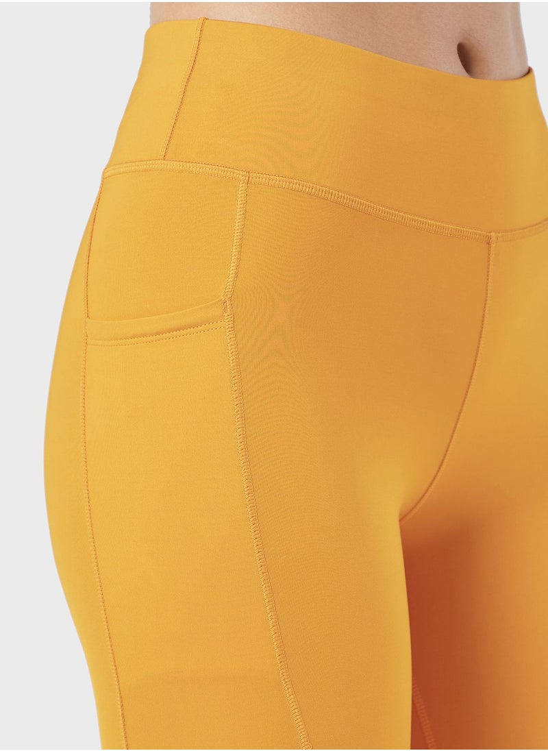 Essential 7/8 Logo Leggings - pzsku/Z7083193A11C0C63D5690Z/45/_/1715257176/1605ec71-77af-4d56-b9b0-acb467c57c1f