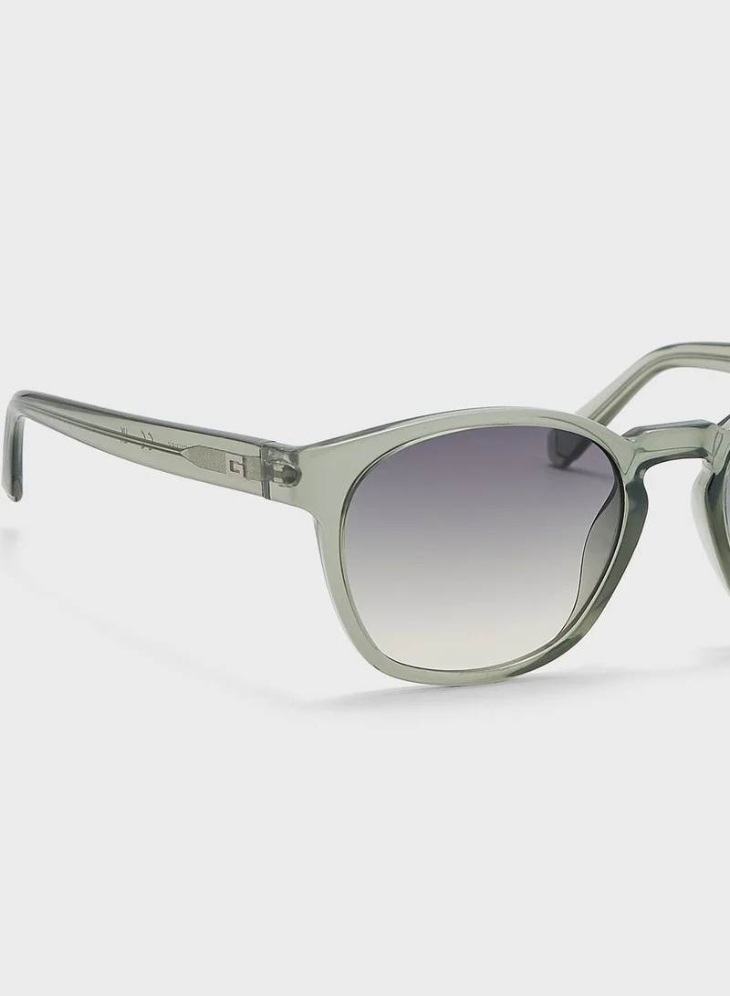 GUESS Round Shape Sunglasses