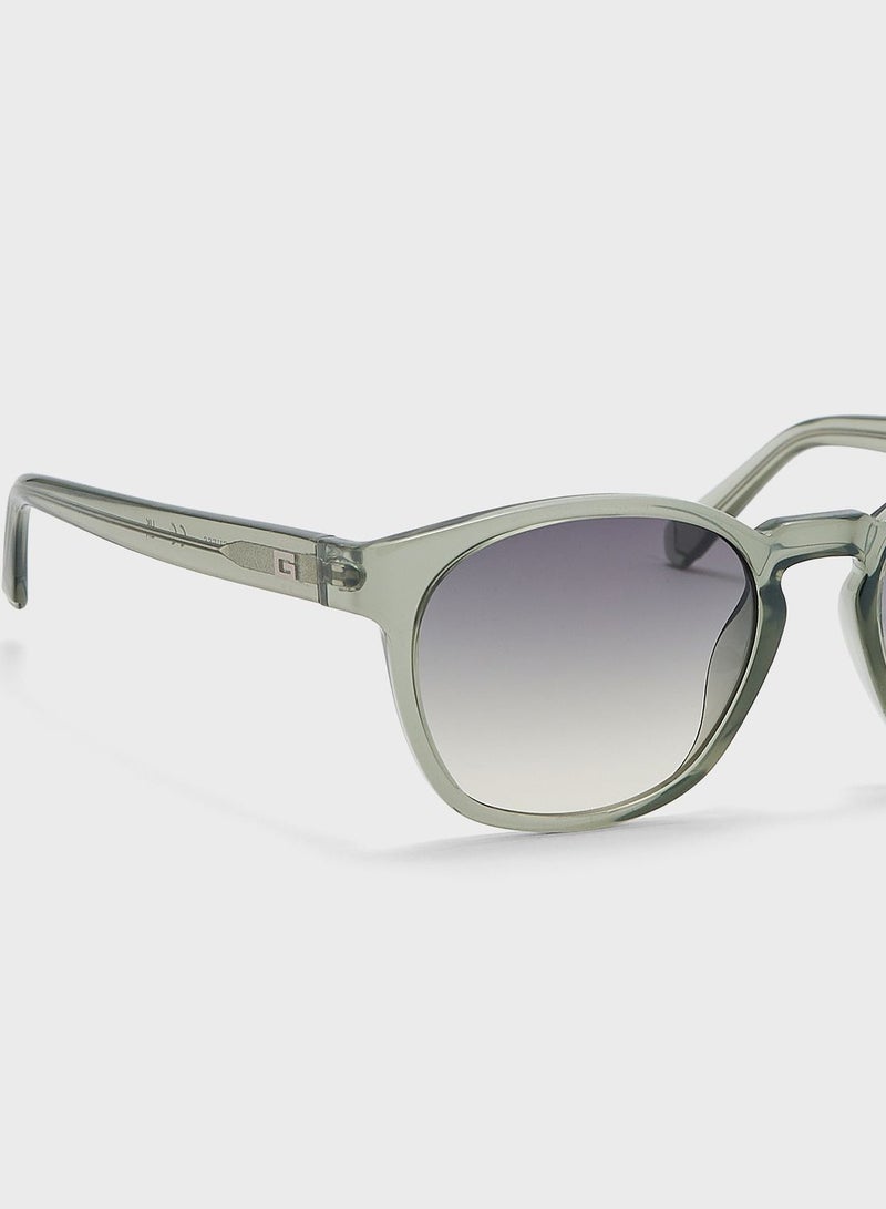 GUESS Round Shape Sunglasses - Image 4