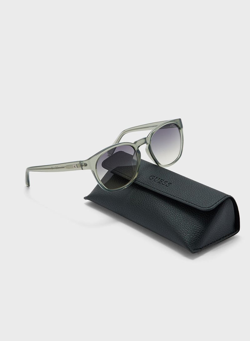 GUESS Round Shape Sunglasses - Image 5