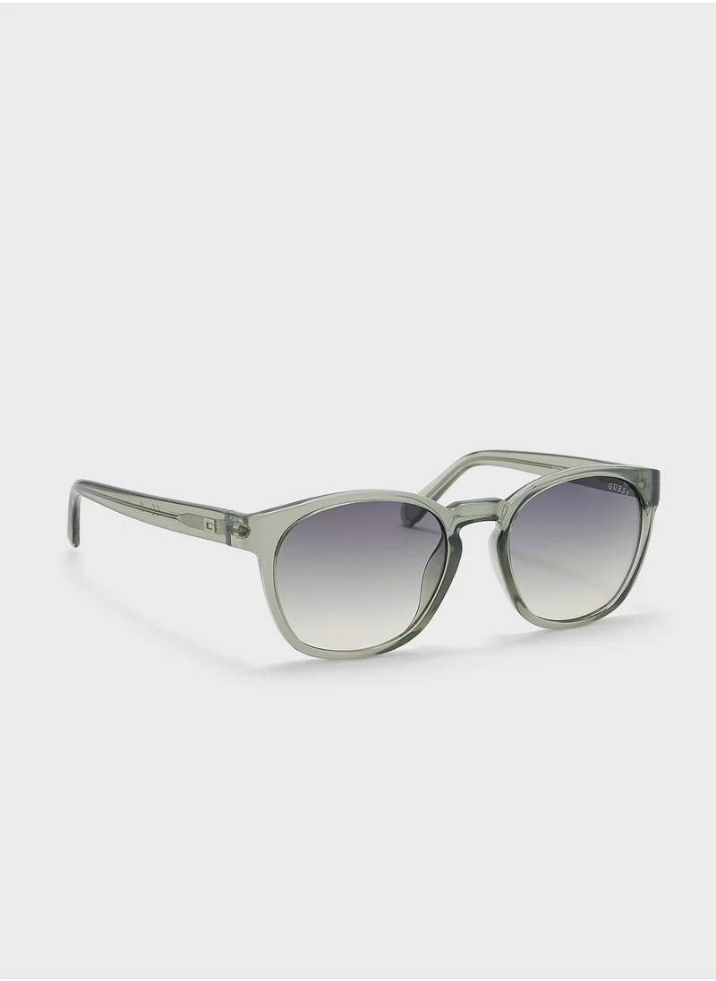 GUESS Round Shape Sunglasses