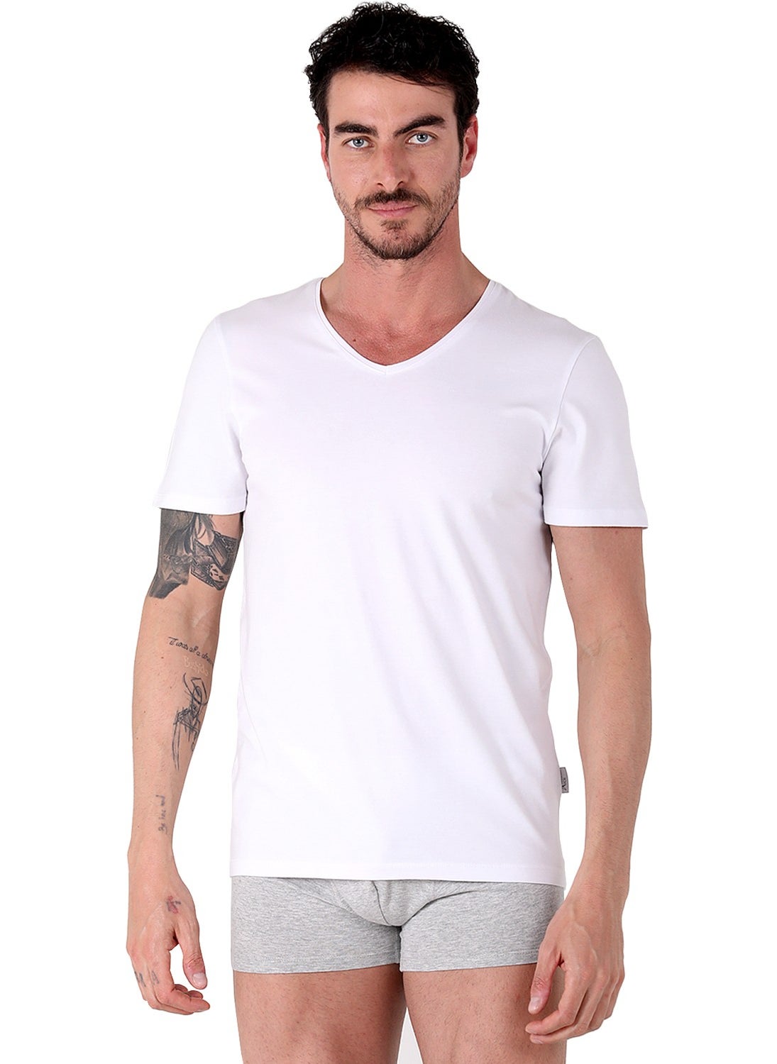 V Neck Tshirt White - pzsku/Z708B74E97E6C71BEEFAAZ/45/_/1725790052/b89a299a-08eb-49ce-90e2-6c964c83e654