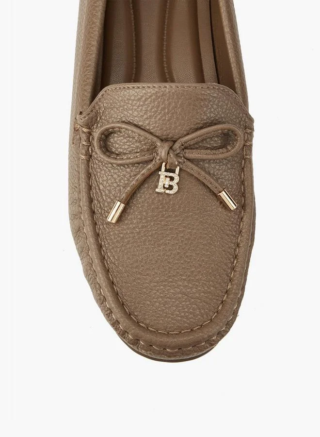 فلورا بيلا من شو إكسبرس Textured Slip-On Moccasins with Bow
