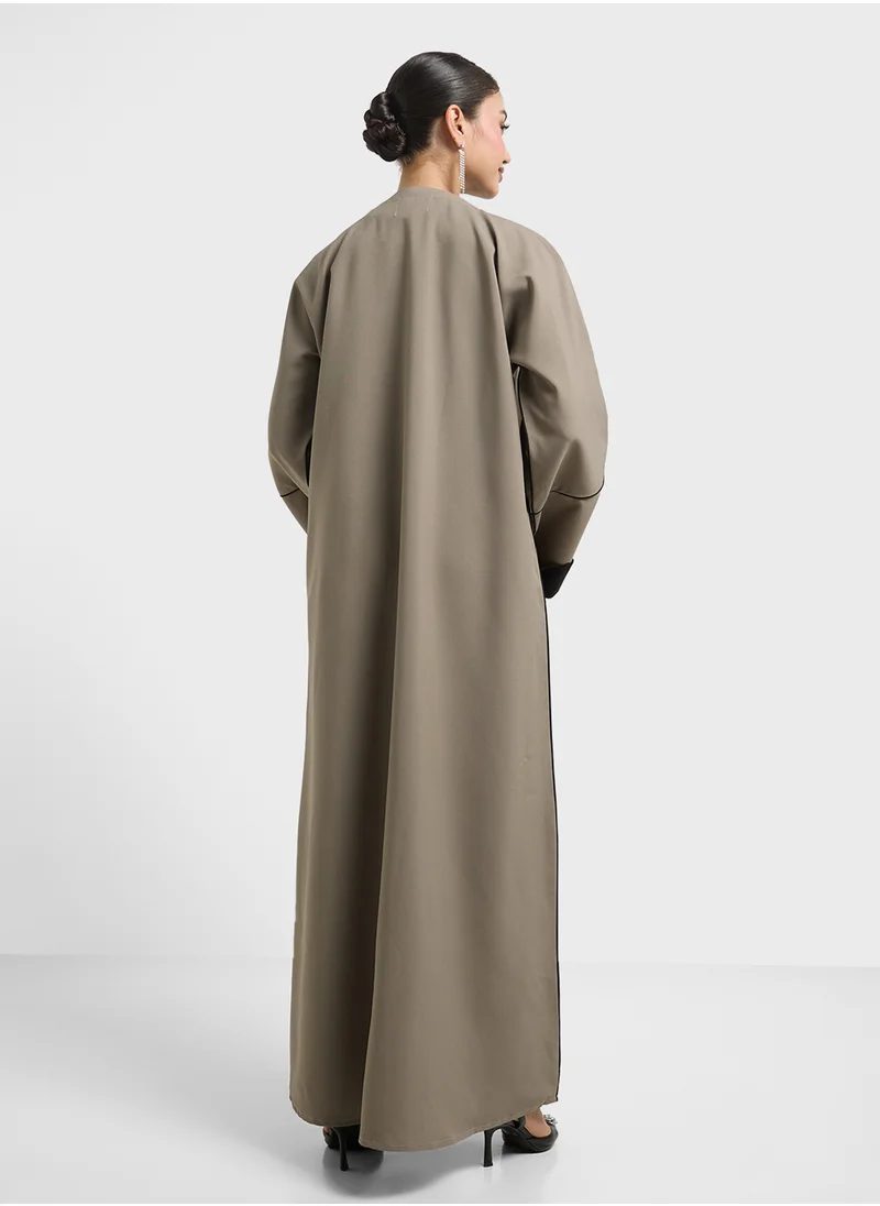 hayas closet V-Neck Flared Sleeve Abaya