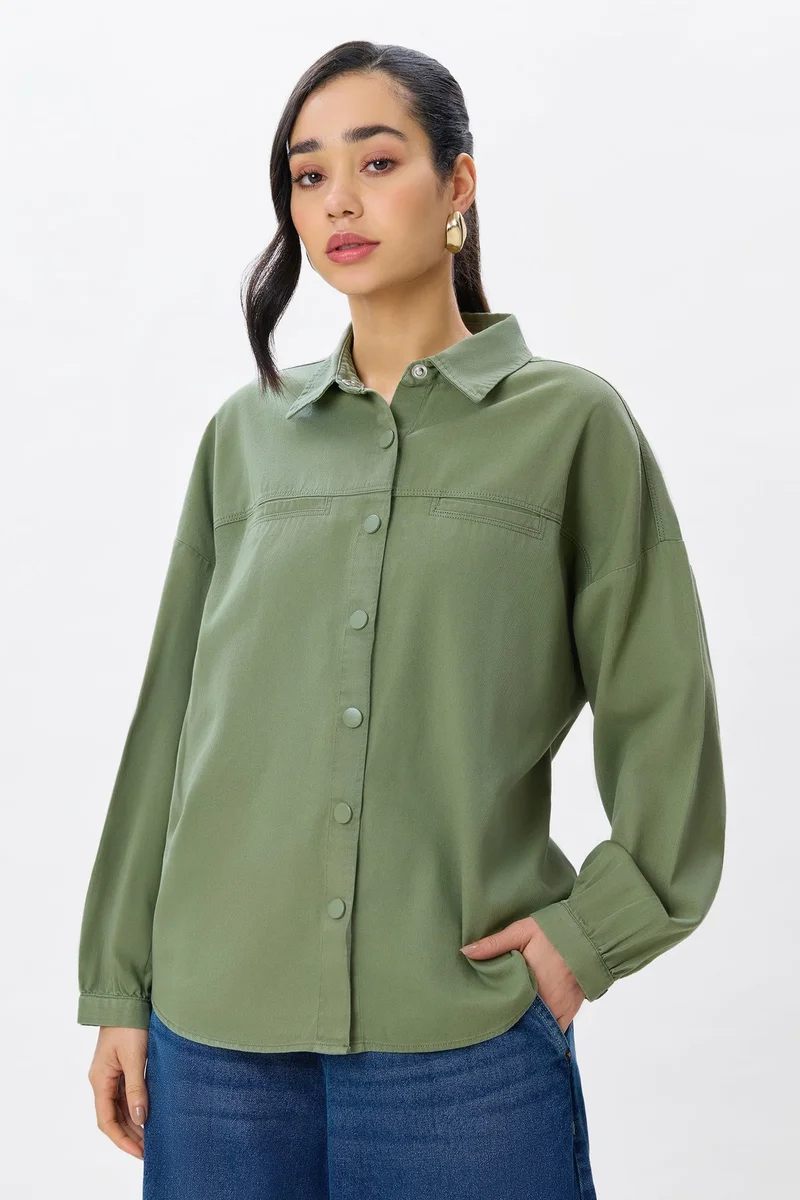 Solid Cotton Welt Pocket Twill Shirt for Women