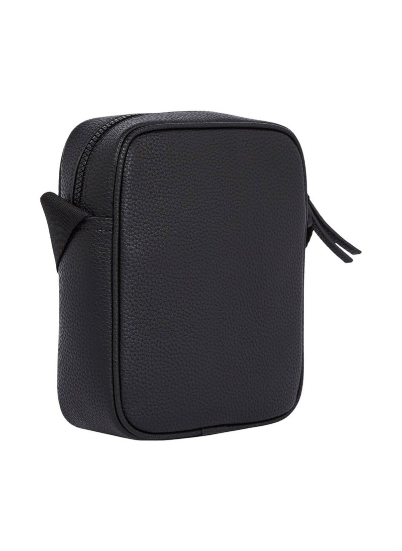 TOMMY HILFIGER Men's Essential Small Reporter Bag- Faux Leather, Black  - Image 2