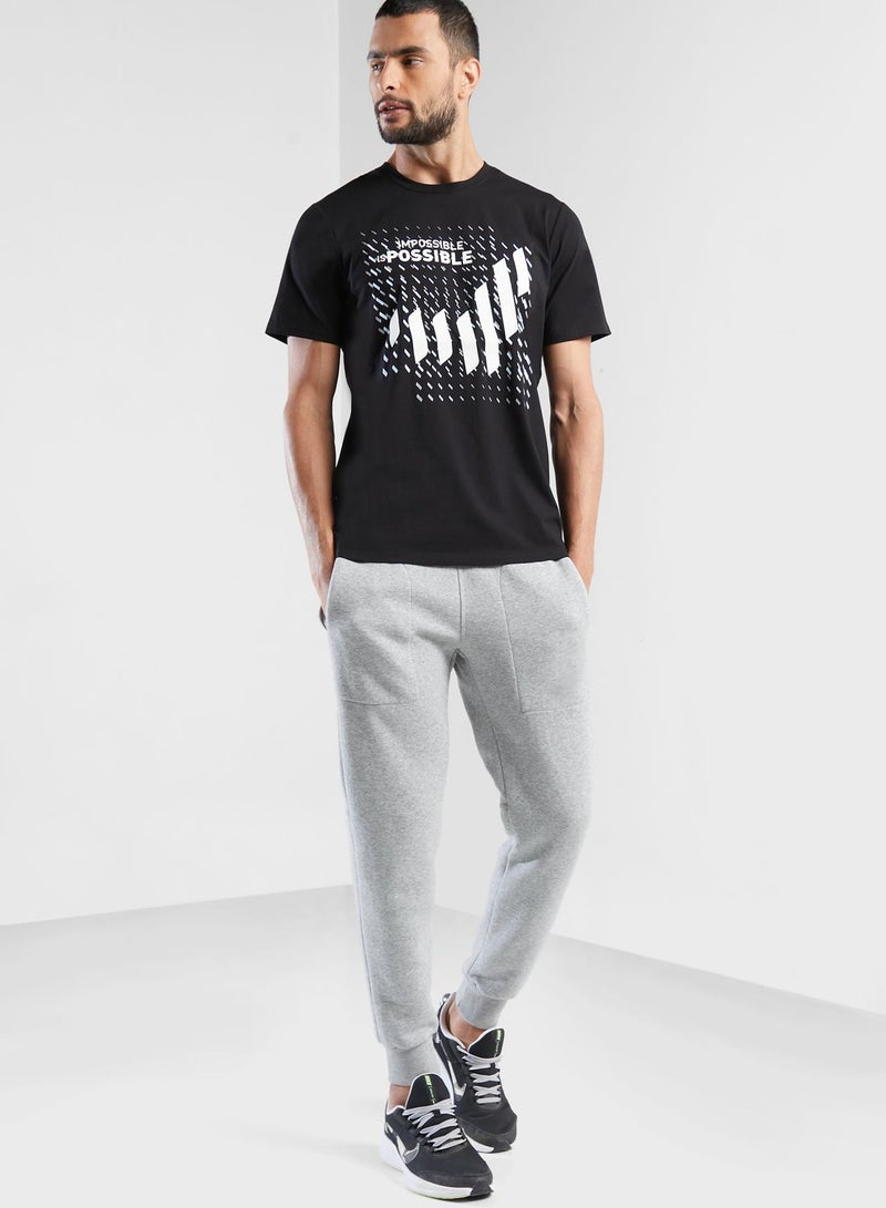 الإمارات تيشيرت مزين بشعار الماركة - Image 4