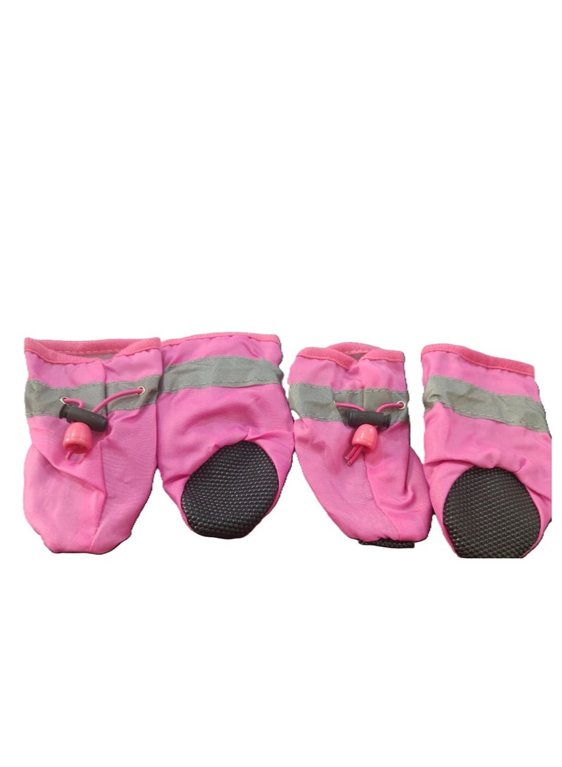 متجر  ماى سوق : أحذية كلاب مقاومة للماء (4 قطع) - واقي كفوف قوي قابل للتعديل مع رباط عاكس لسلامة المشي الليلي - مناسب للكلاب الصغيرة والمتوسطة.مقاس (5) - Image 1