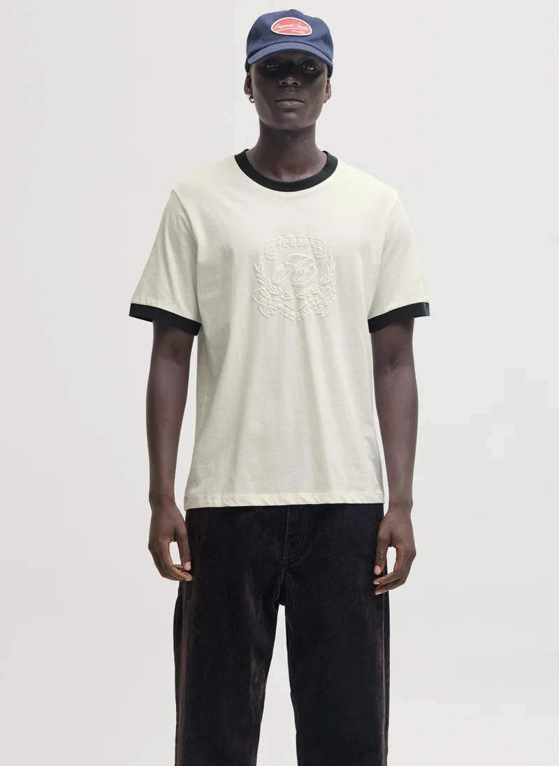 جاك اند جونز تي شيرت بياقة دائرية برسومات