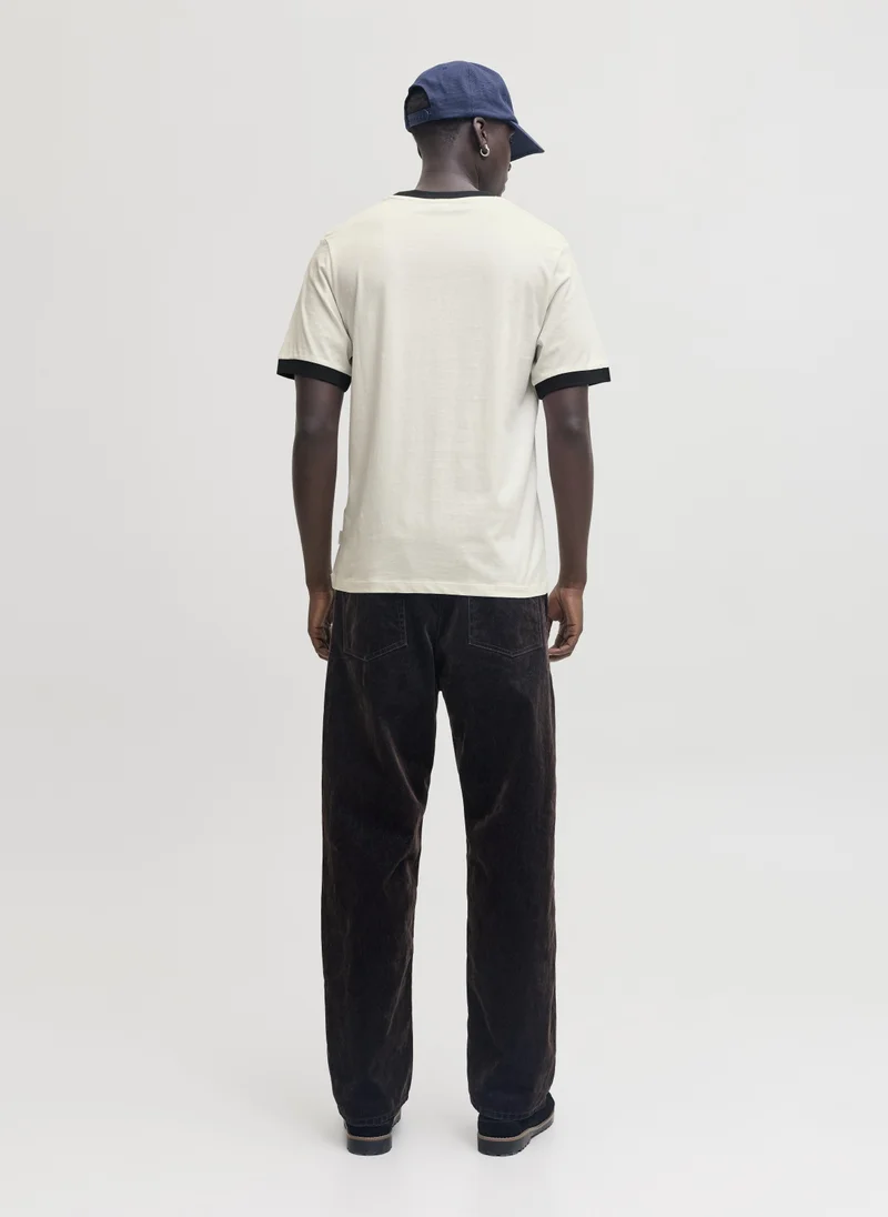 جاك اند جونز تي شيرت بياقة دائرية برسومات