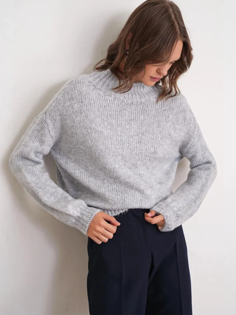 Mixray Grey Mixray Relaxed Fit Crew Neck Thick Knit Sweater for Women | Best Price UAE