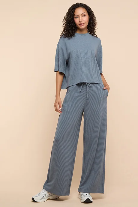 أر أند بي Solid T-Shirt with Crew Neck and Short Sleeves