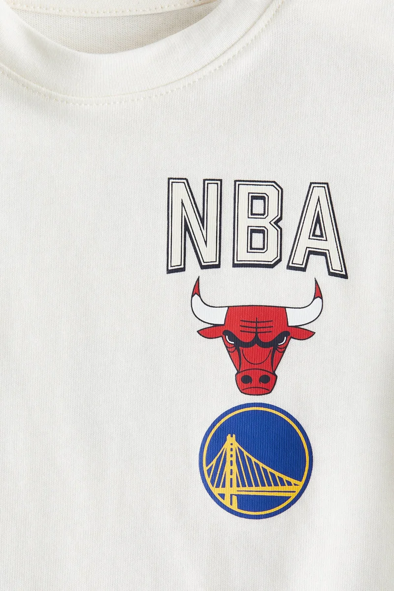 اتش اند ام تي-شيرت قطني مزين بطبعات