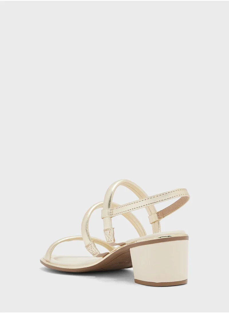 Beira Rio Sandals for Women with Back Strap – Stylish & Supportive sling Back Ladies Sandals