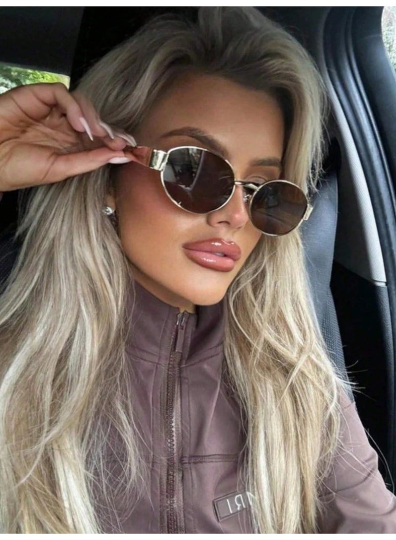 نظارات شمسية نسائية عدد 2 باللونين الأسود والبني بتصميم كلاسيكي أنيق - Image 3