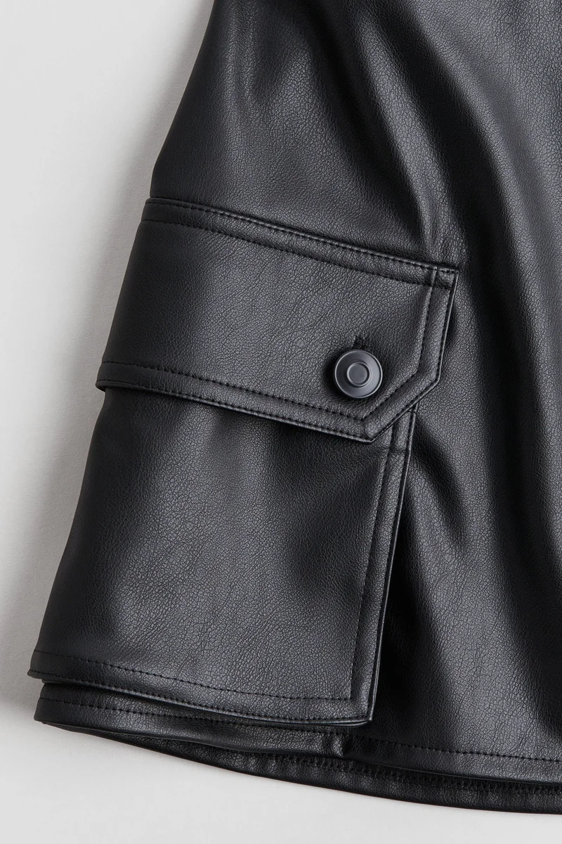 اتش اند ام تنورة من نسيج مطلي