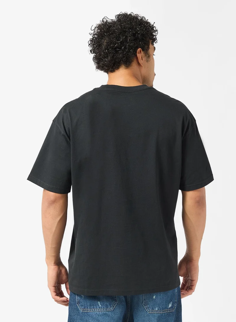 Nike Brooklyn Nets Courtside Half-Court Og Club M90 T-Shirt