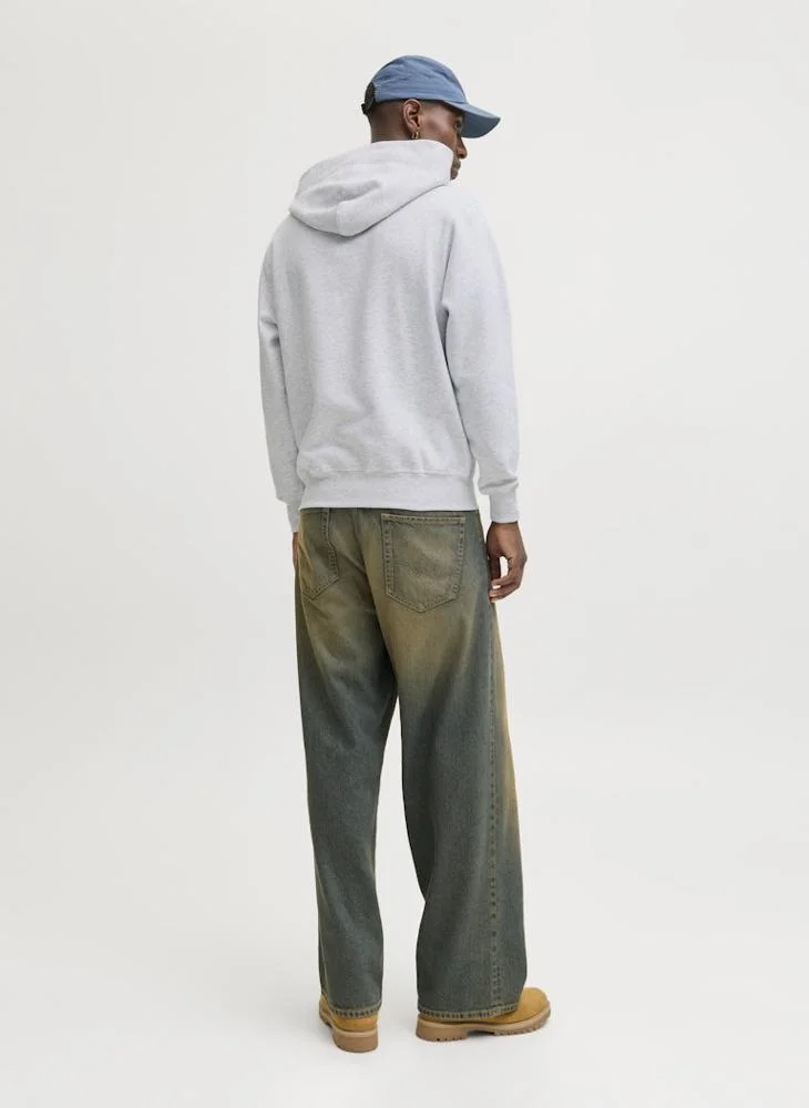 جاك اند جونز هودي بطبعة نصية بقصّة عادية