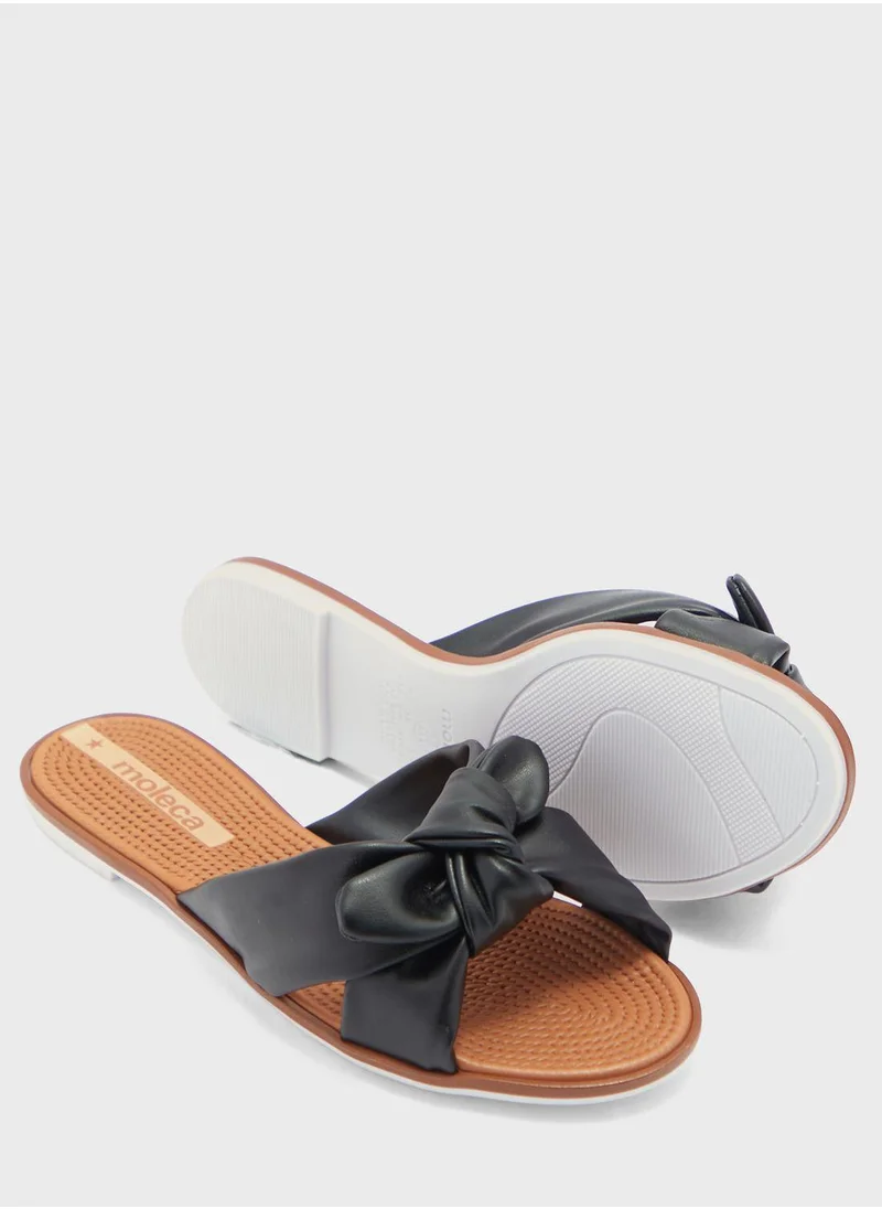 موليكا Hadassah Cross Strap Flat Sandals