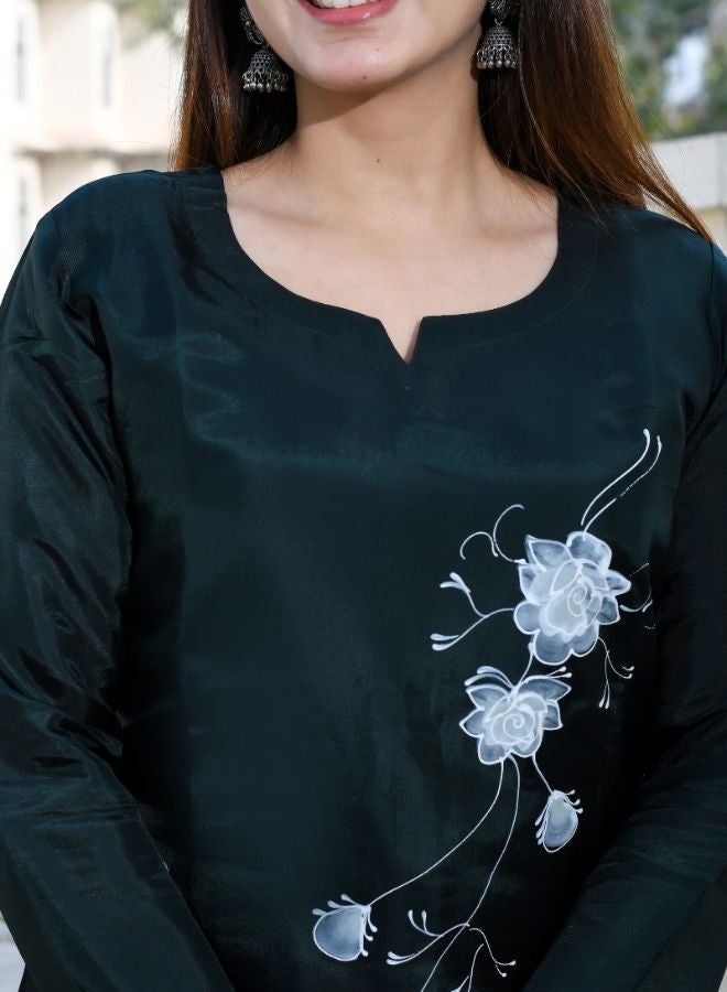 DAVANCHY Women's Designer Hand Brush Painted Green Kurta Pant Set Ethnic & Festive Wear Silk Suit - Image 3