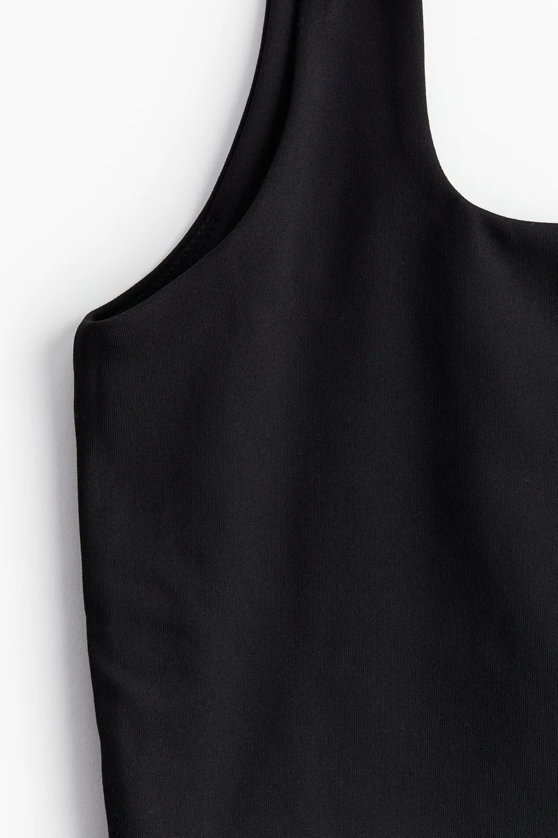 اتش اند ام فستان تنيس من نسيج دراي موف