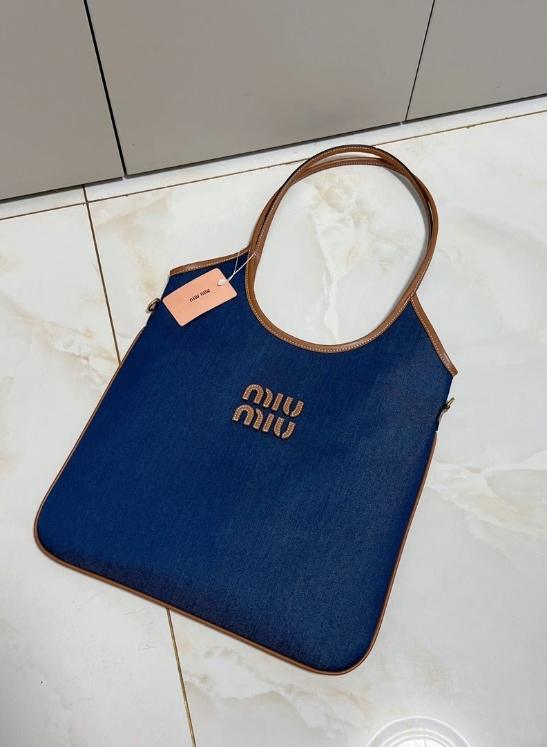 Miu Miu Women's Lightweight Large Capacity Shoulder Bag 35x40cm - Image 3