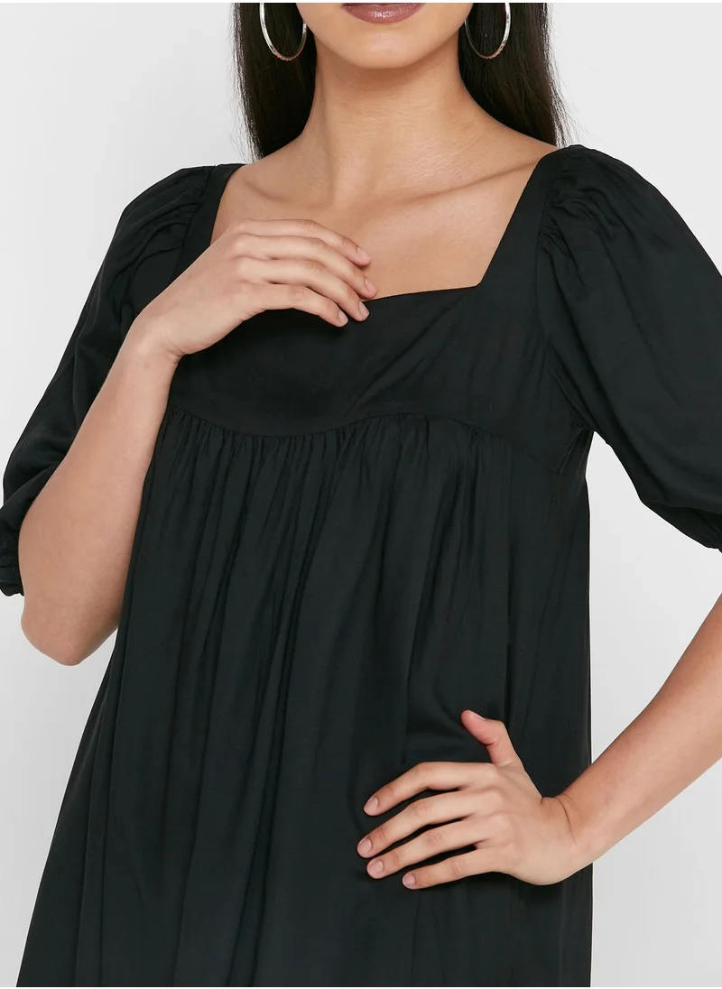 THE VANCA Tiered Puff Sleeve Dress
