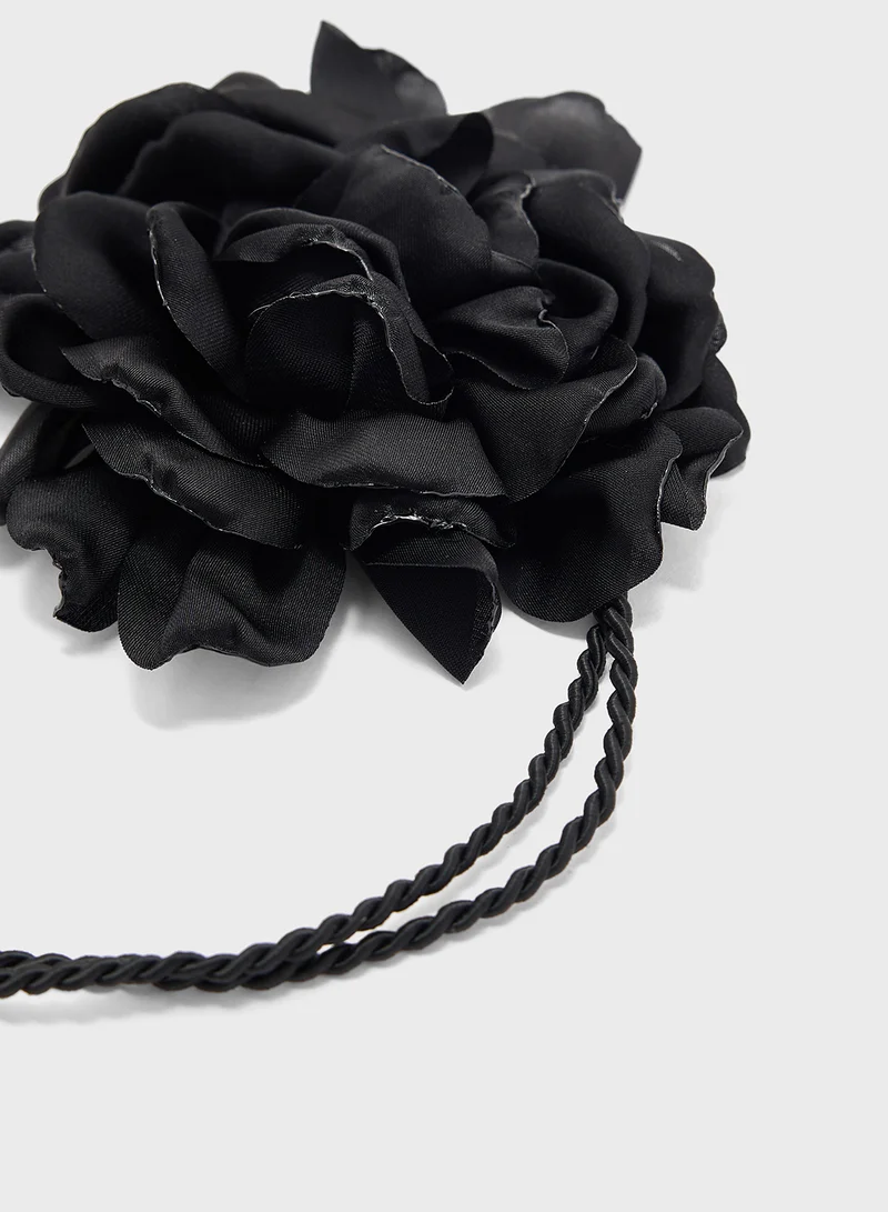 جينجر Oversized Floral Tie Up Choker Necklace