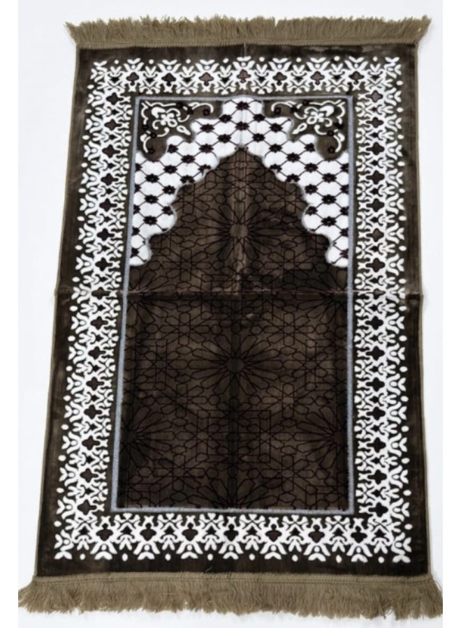 Luxury embroidered Turkish prayer rug/prayer sheet 120*80 cm - Image 5