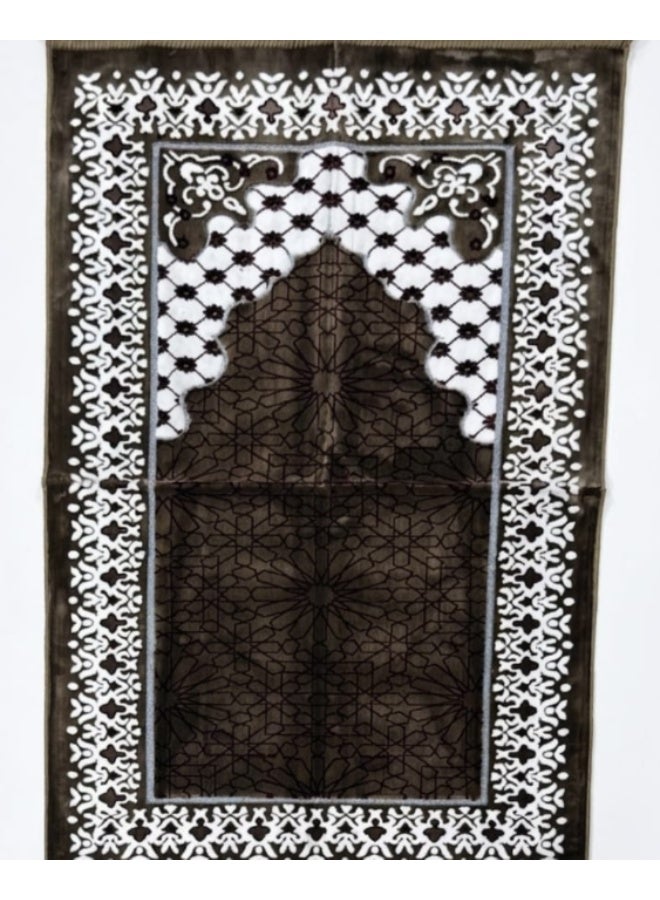 Luxury embroidered Turkish prayer rug/prayer sheet 120*80 cm - Image 3