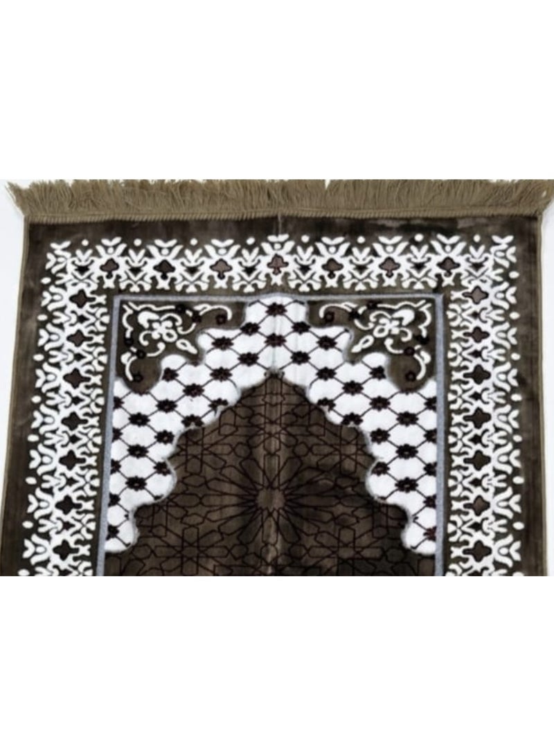 Luxury embroidered Turkish prayer rug/prayer sheet 120*80 cm - Image 4