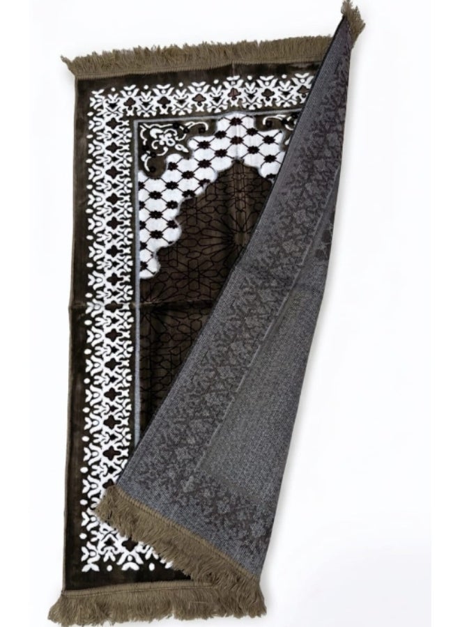 Luxury embroidered Turkish prayer rug/prayer sheet 120*80 cm - Image 2