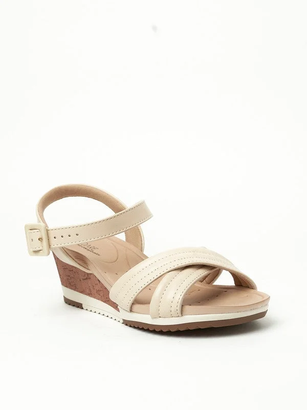 مودار صنادل بكعب إسفين متوسط مع حزام للكاحل